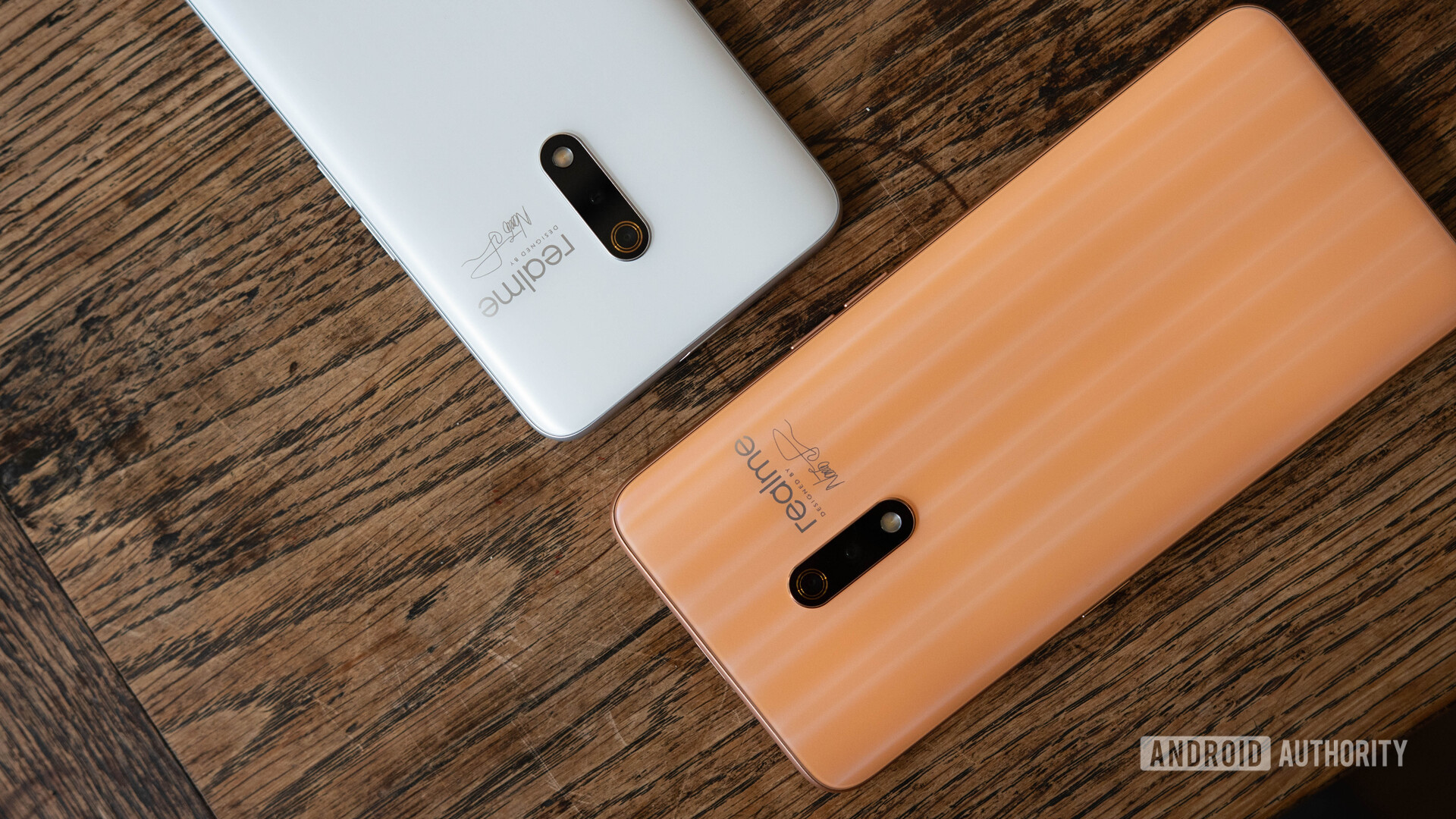 Oppo Realme X Alho e Cebola - vista traseira Oppo Realme X Alho e Cebola - vista traseira