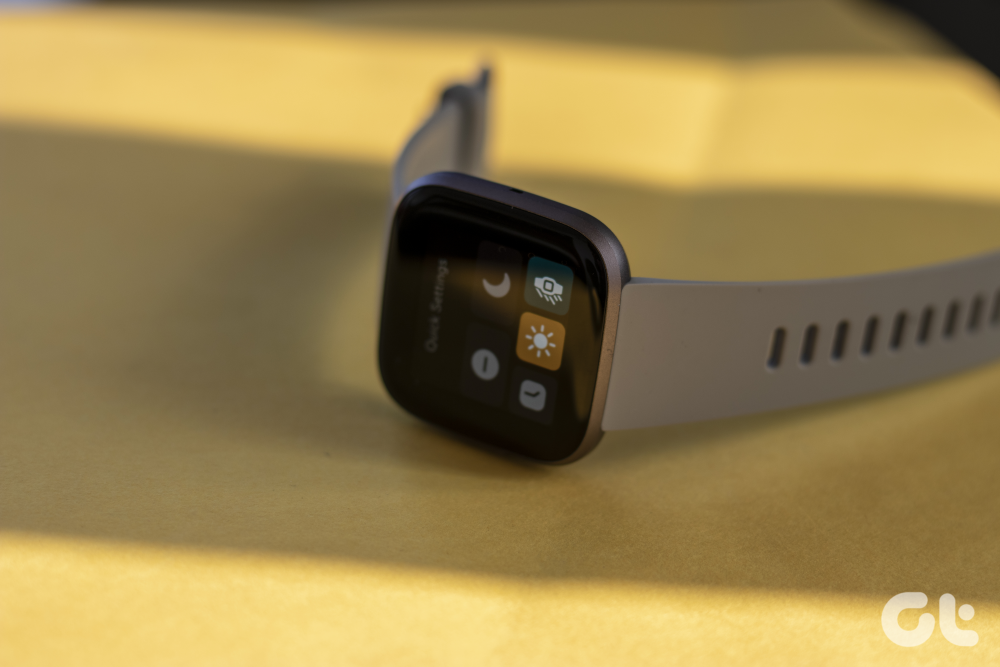 samsung galaxy watch active vs fitbit versa lite